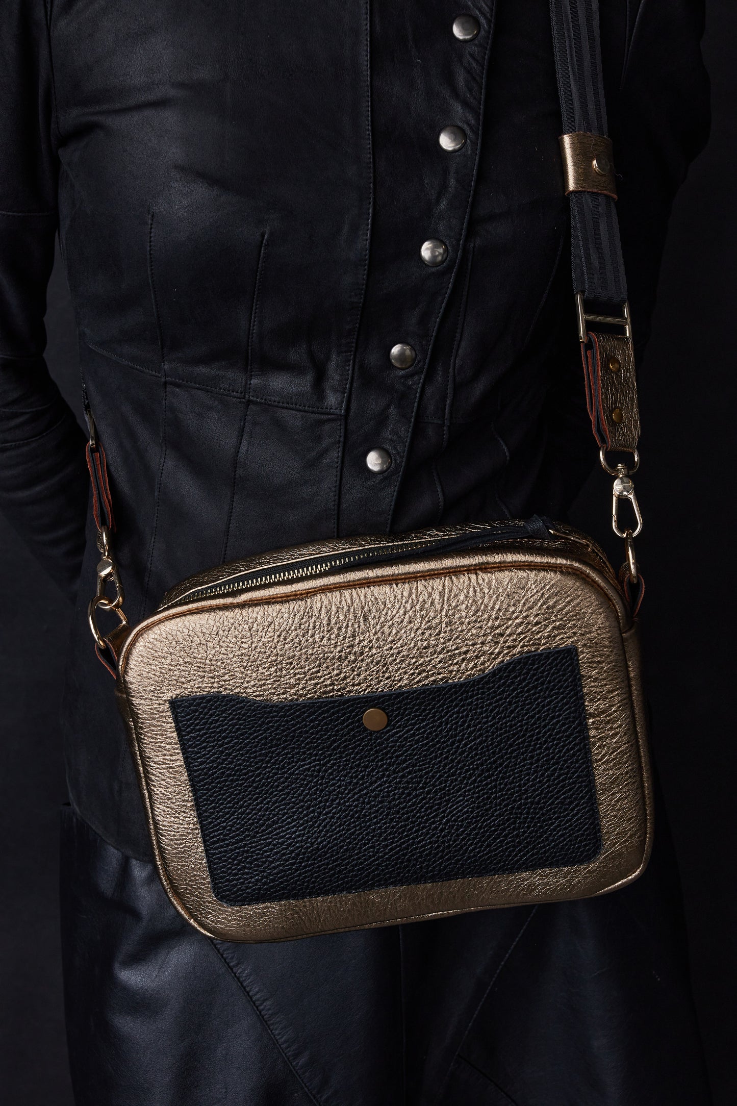 Urban Box Bag – Made from Italian Deer Leather Metalilc Gold & Black