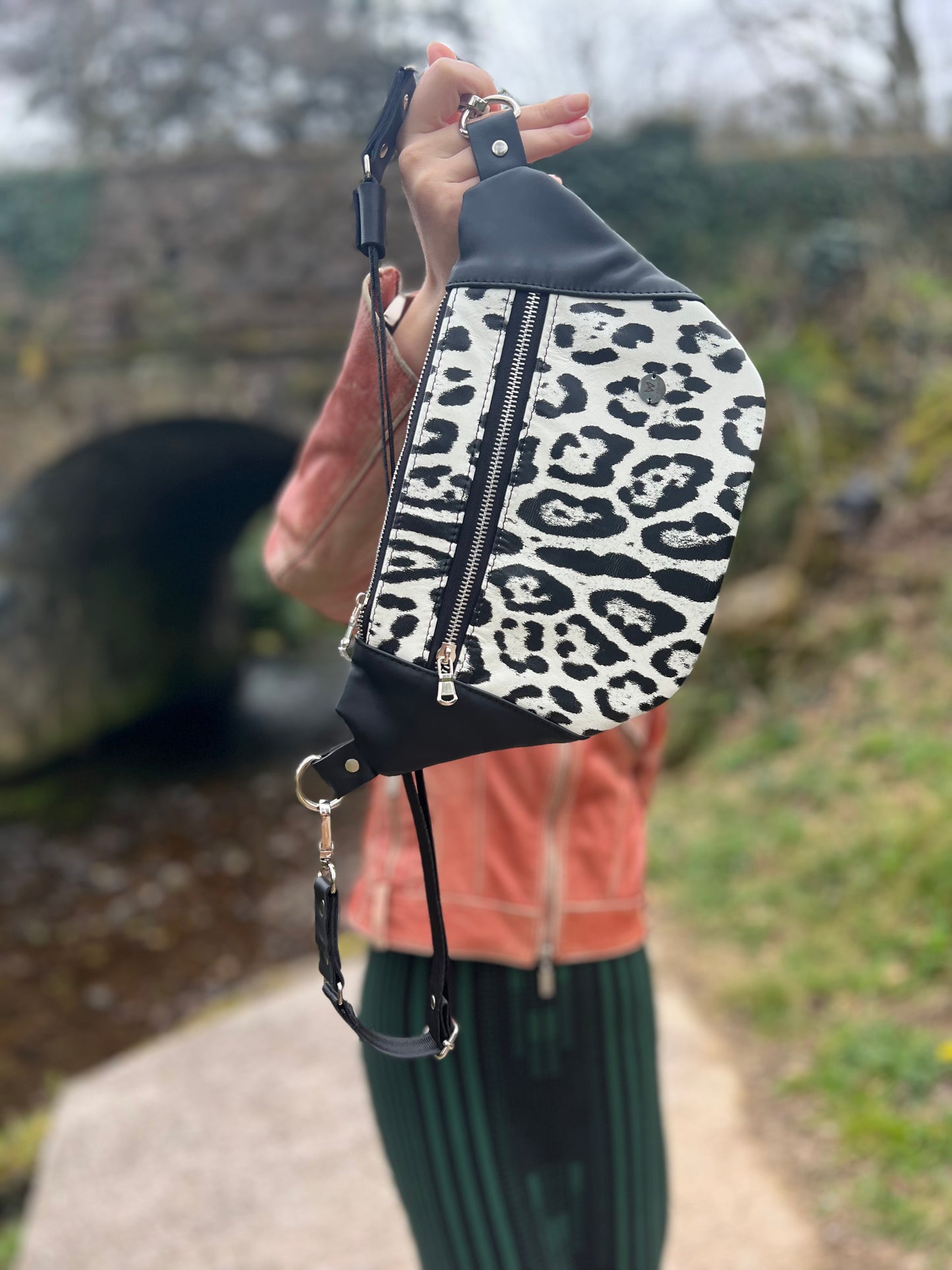 Màla Sleek | Genuine Cowhide Leather Bag in Black & White Cow Print
