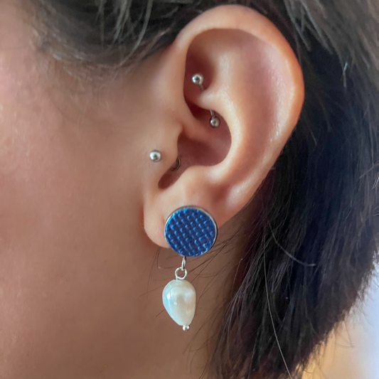 Leather Freshwater Pearls Stud Earrings (Electric Blue)