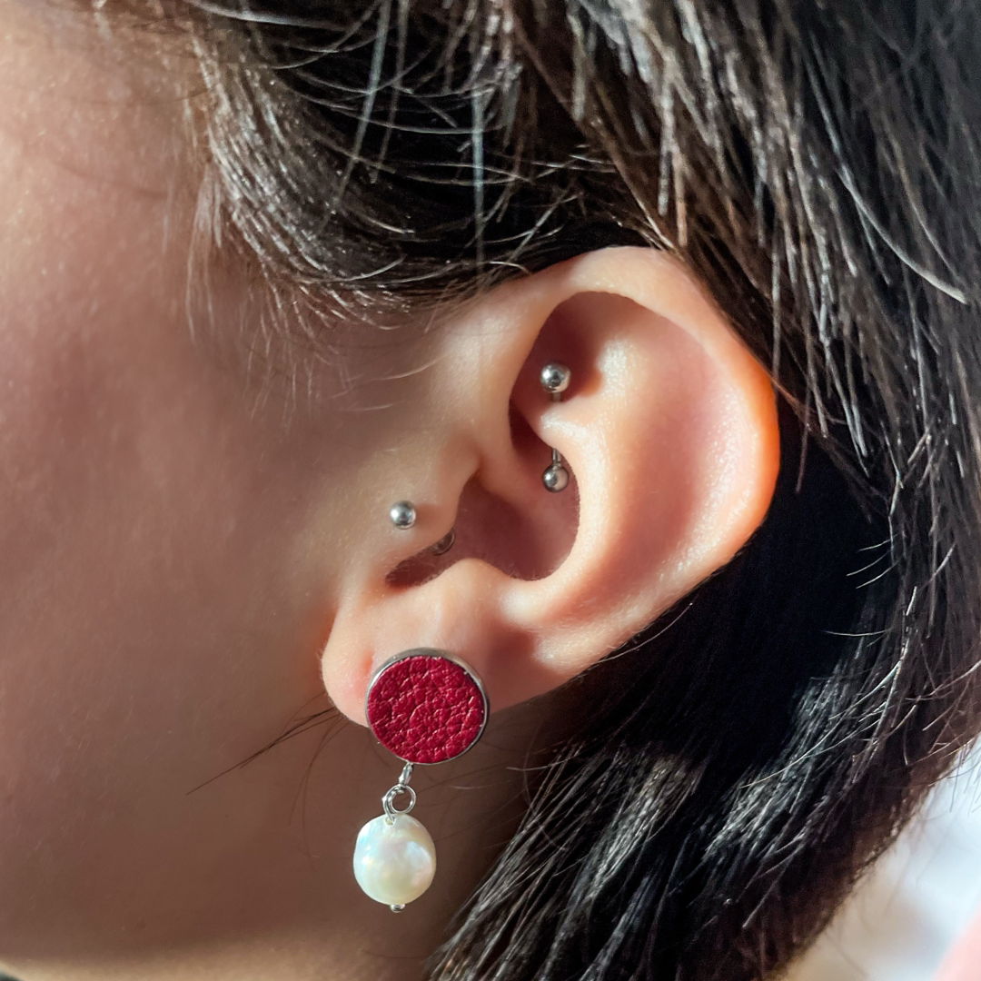 Leather Freshwater Pearls Stud Earrings (Burgundy)